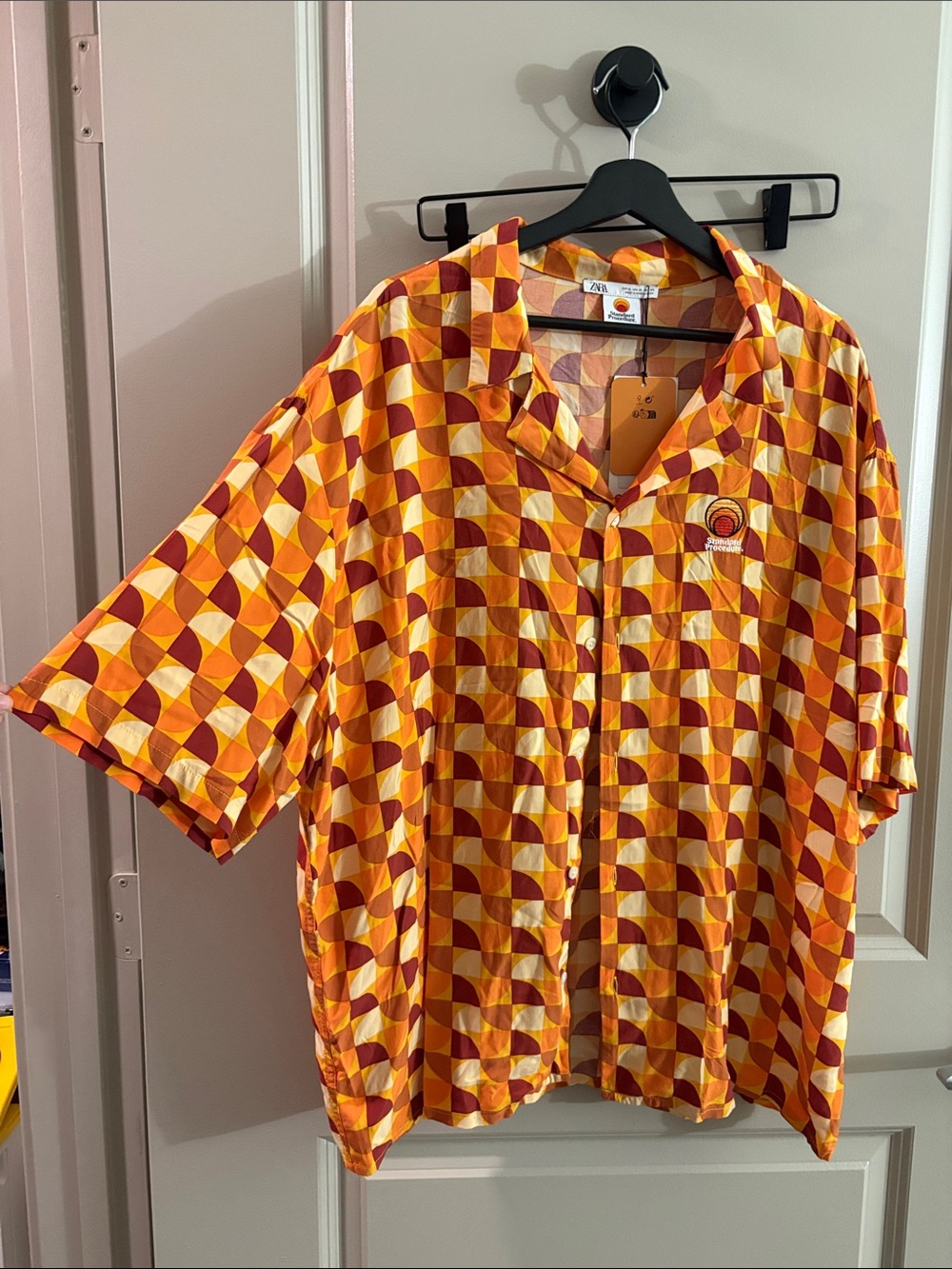 Zara Men’s Orange and Yellow Geometric Short-Sleeve Button Shirt